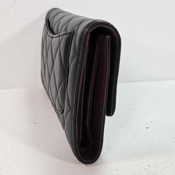 Chanel Classic CC Trifold Quilted Black Lambskin Flap Wallet - Picture 3 of 15